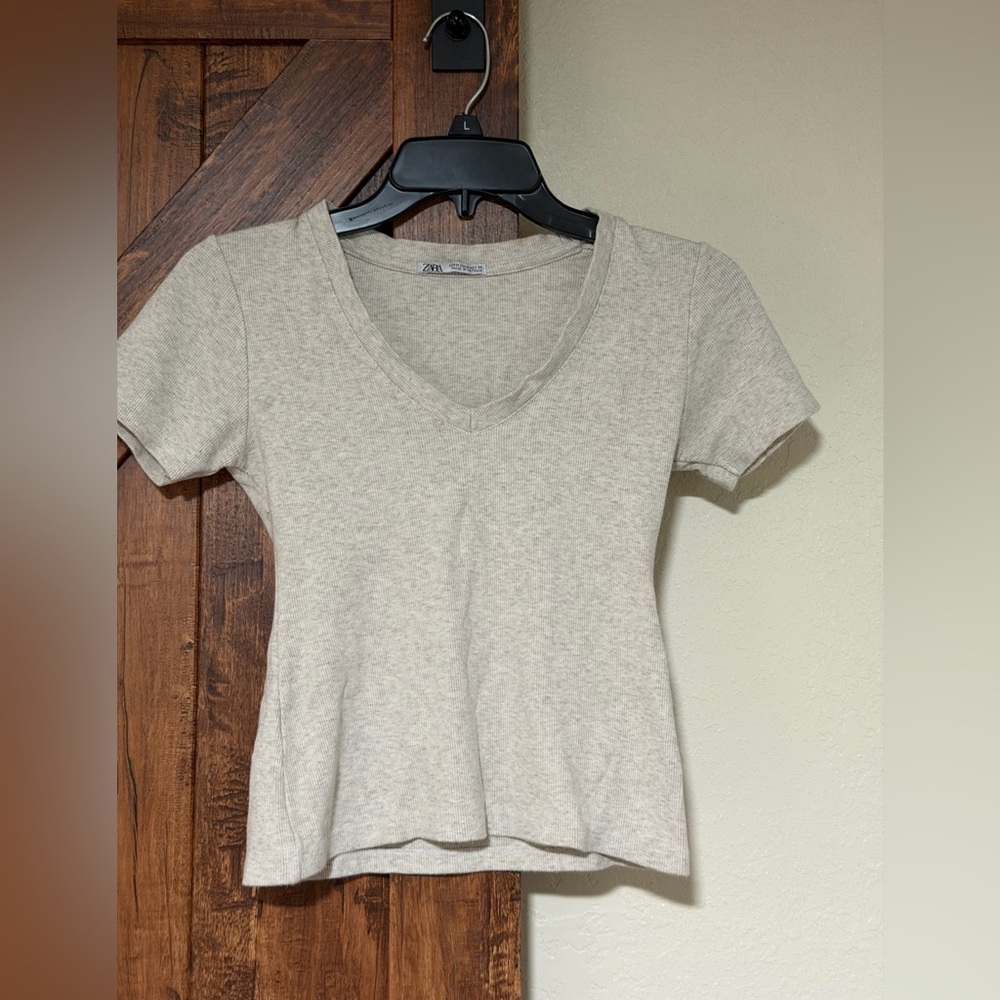 Zara Beige V-Neck Short Sleeve Cotton Ribbed top Size Small